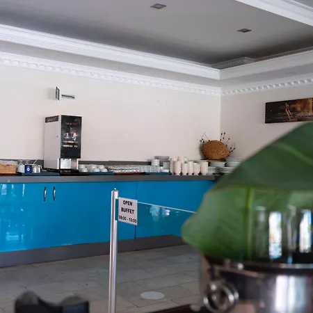 阿尔肯酒店 马尔马里斯